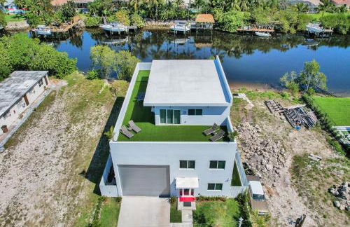 Cozy Unit wMini-Golf Balcony - Photo 16