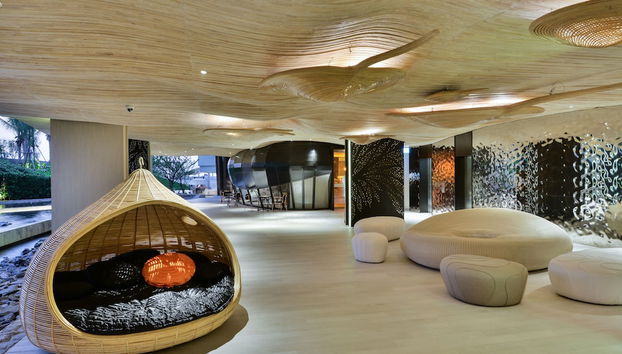 Coin salon dans le hall