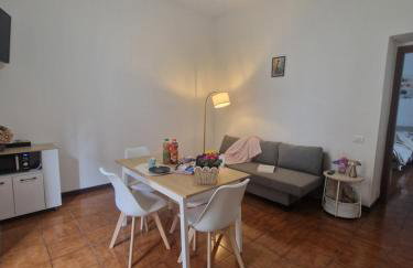 Charming Home with Private Patio near Swiss Border and Transport - Daisy, Loggiadeifiori - Photo 3