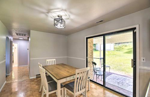 Bluefield Retreat with Pool Table Near Parks! - Foto 9