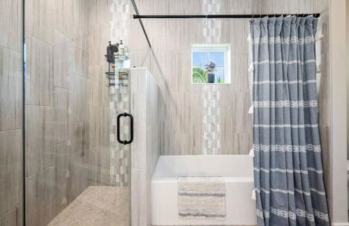 Mini Golf Course*Heated Saltwater Pool*Lakeview! - Foto 30