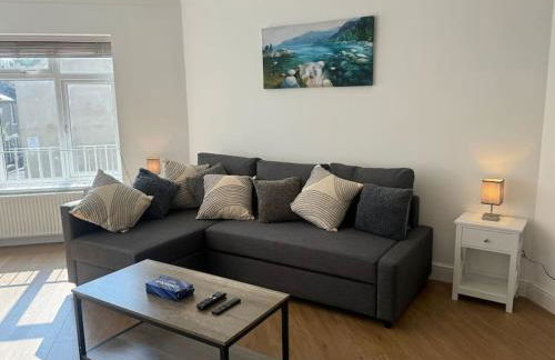 2 bedroom, Parking, Hounslow St - Foto 1