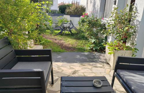 Appart indépendant, 1 lit deux personnes et 1 appoint Piscine Jardin Direct Gare Aéroport et jardin - Foto 37