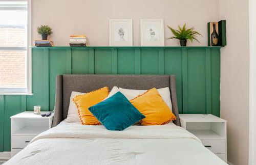 Stylish 3BR Townhouse with Backyard,and Easy Parking - Photo 33