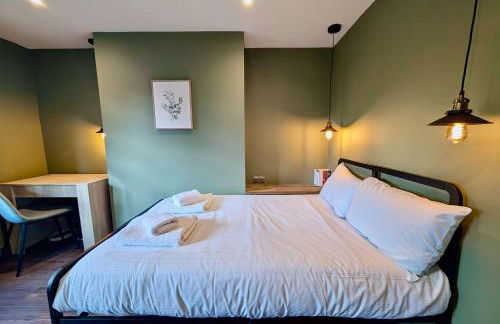 Charming Flat With Free Parking in Prime Location - Foto 9