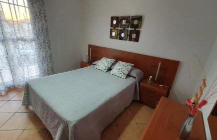 Casa céntrica, 3 dormitorios, gran terraza, cerca de la playa - Foto 4