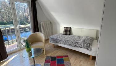 Hamburger Villenviertel, ganzes Haus mit 5 Einbettzimmern,1 Esszimmer - Foto 5