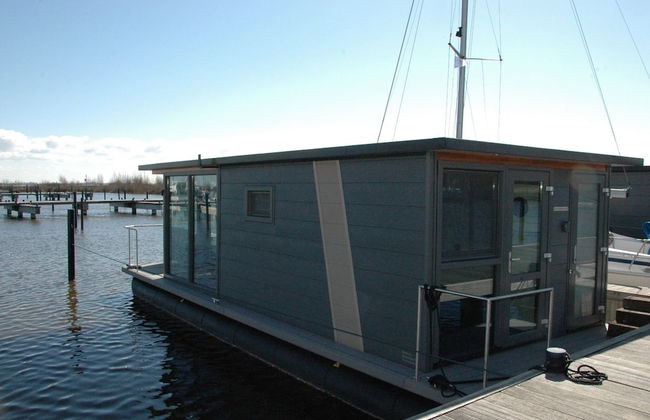 Boat in Volendam Near Marina Museum - Foto 22