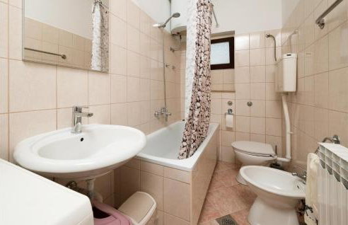 Six-Bedroom Holiday Home In Barban - Foto 37