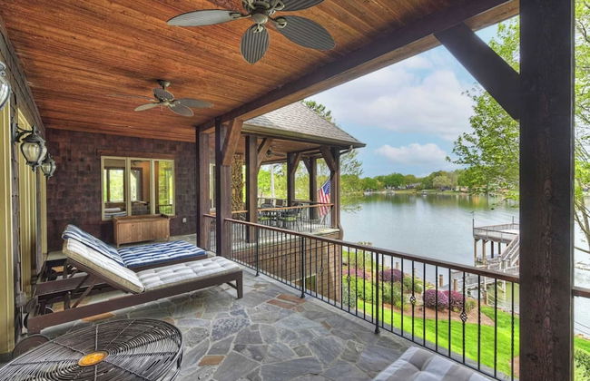 Lakefront, Private Dock+beach, Game Room Sunset Shores Resort: The Grand House - Foto 3