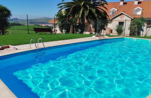 Apartamento con terraza en Mogro Playa de Usil - Foto 25