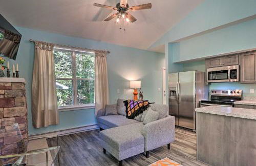 16 Mi to Ski Slopes! Creekside Poconos Cottage - Foto 6