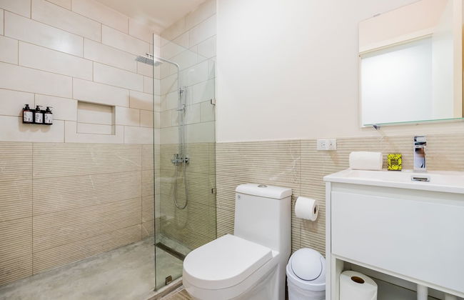 w Exceptional 1BR With Balcony in Casco View - Foto 12