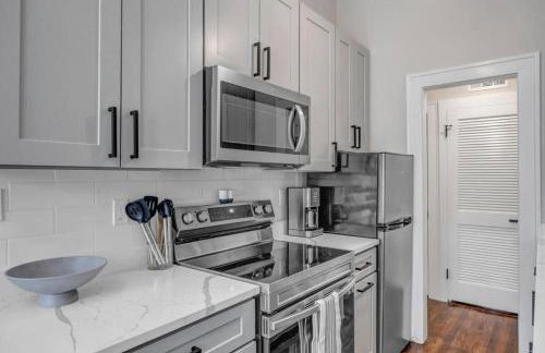 Renovated Apt - Blocks from Shoppes of Avondale - Foto 10