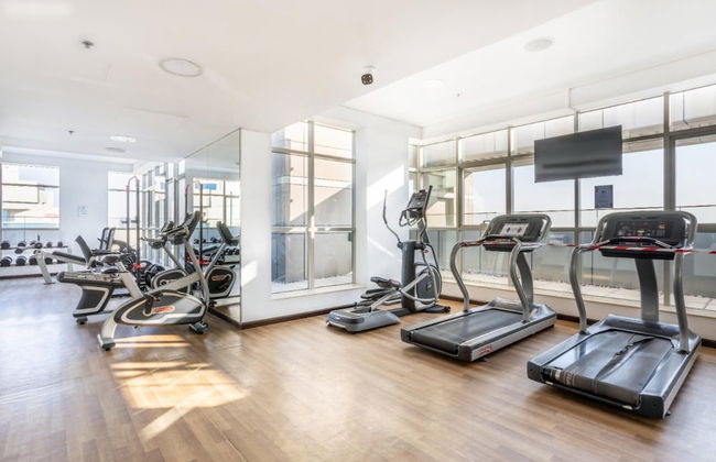 Breathtaking View 1 Bedroom Apt - Photo 15