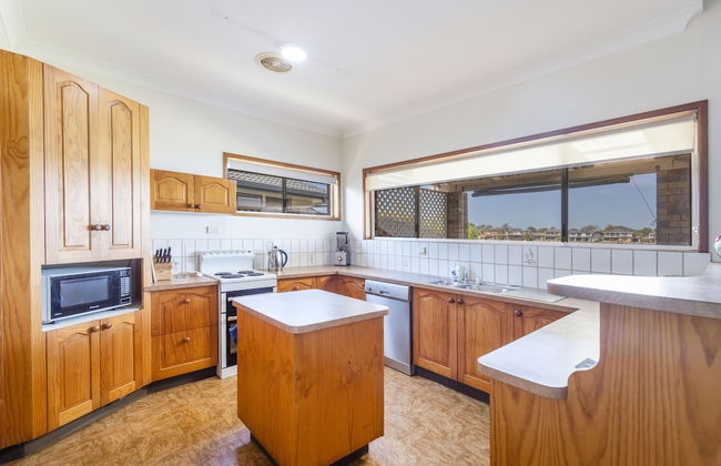 Family Tides - Photo 7