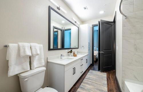 Business Ready -Fast WiFi -Onsite Parking - Foto 9