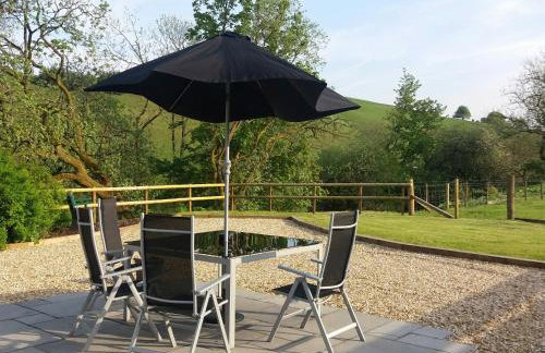 Riverside Cottage - Photo 2