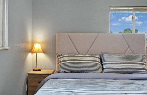 Arvada Retreat + 6 BD + Movie Theater - Photo 30