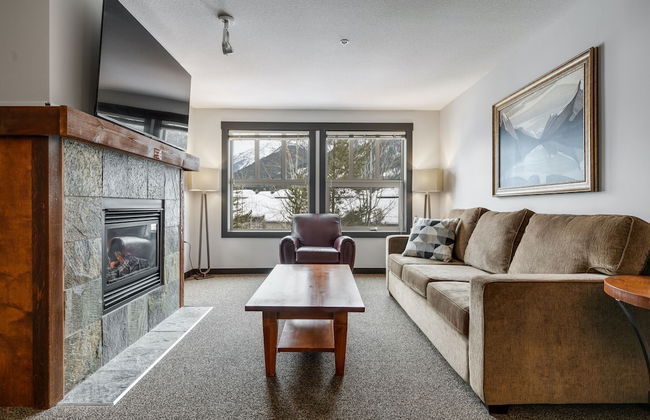 LARGE 3-Br 3-Ba | Ski In/Out | Pool & Hot Tubs | Central Upper Village Location - Photo 33