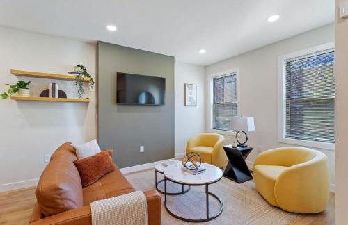 Welcome to The Lux Collective a Spacious 5-Bedroom House close to Stadiums, Universities, Center City & more! - Foto 4