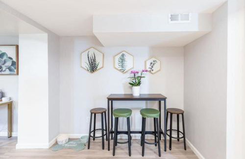 Private Pet Friendly Avenues Suite of Downtown - Foto 3