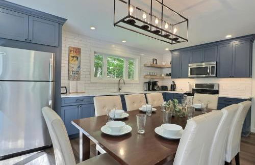 Alpine Chalet Grill, Fire pit, Pool, Gym, CornHole - Photo 19