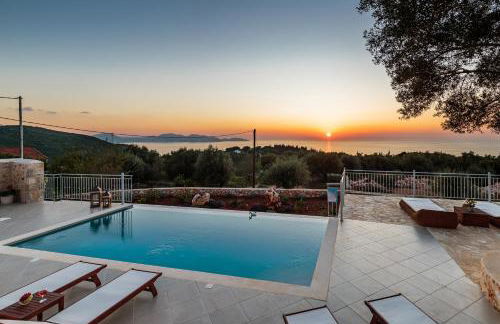 Fiscardo Luxury Stone Villa Alex ,with sunset view! - Photo 1