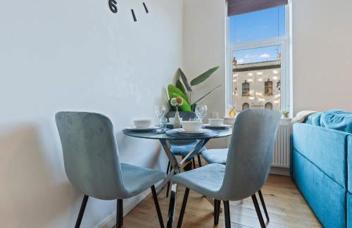 Cosy 1 BED w LOFT Sleeps 6 Close To Stations - Foto 2