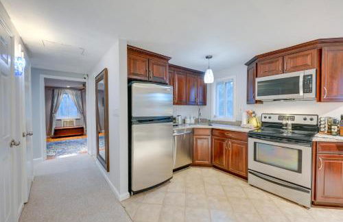 Cozy Dix Hills Apt with Deck about 7 Mi to Beach! - Photo 8