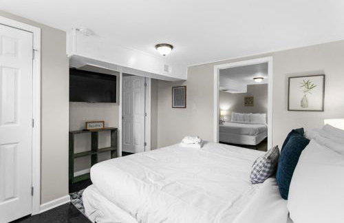 10 Min to Downtown-Modern in Magic City-Both Units - Foto 59