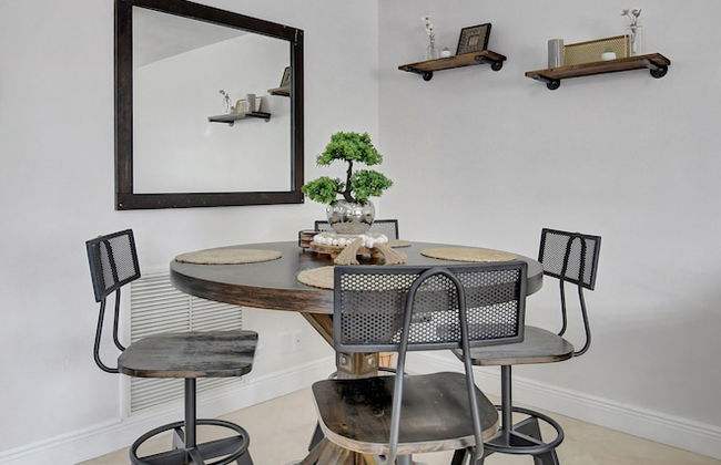 Boca Beauty - Stylish Home With Pool 3 Bedroom Home by RedAwning - Foto 35