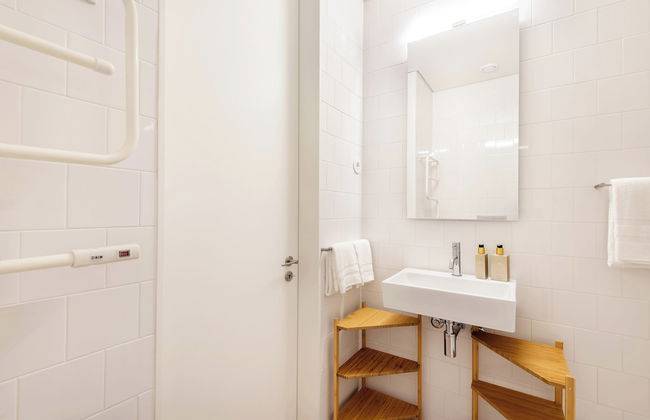 Acm002 Bombarda Homes, Pet Friendly Garden House - Photo 1