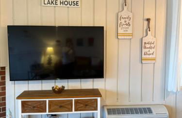 Newly Remodeled Mid-Century Modern Lake Condo - Foto 12