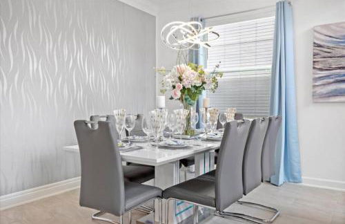 Bright Pool Villa Gated Resort Disney Shuttle Nearby - Foto 9