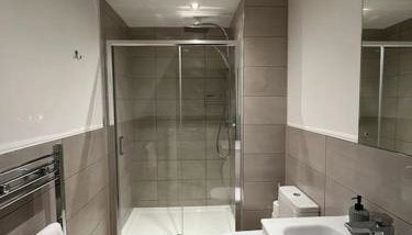 Stylish & Cosy One Bedroom Condo - Foto 4, towels, Shower