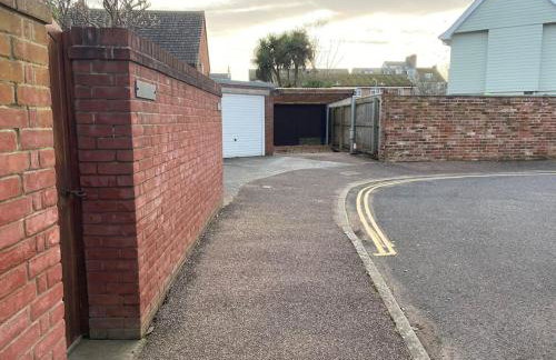 Dog friendly home close to the beach and the town - Photo 30