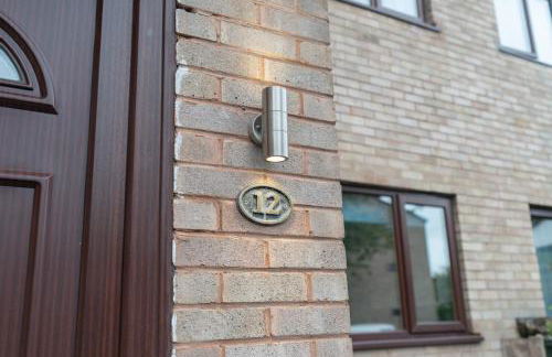 Stylish 4 bed - Contractor Stays, Wi-fi, Plenty of Parking - Foto 27