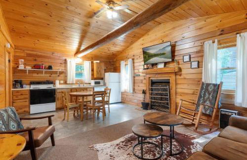 Table Rock Lake Cabin - Hawthorn #12 with Lake Access Hot Tub Outdoor Pool - Foto 13