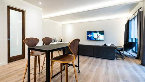 Large Modern Loft in Central Location - Photo 4