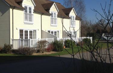 Liming Lodge - Lakeside Home in the Cotswolds - Foto 1