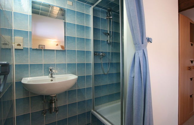 Winenne Home With Hot Tub - Photo 17