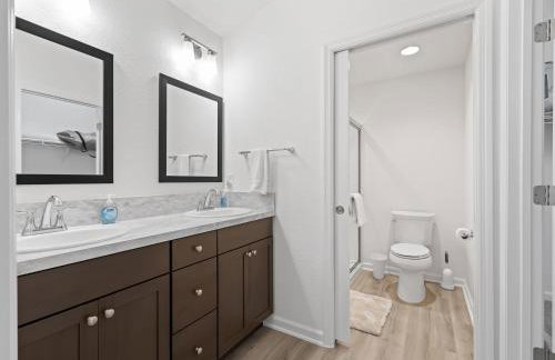 1642 Z5 VILLAGE OF LAKE DENHAM by REMAX Premier - Foto 18