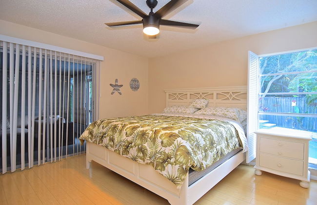 Crescent Street by VTrips - Photo 6