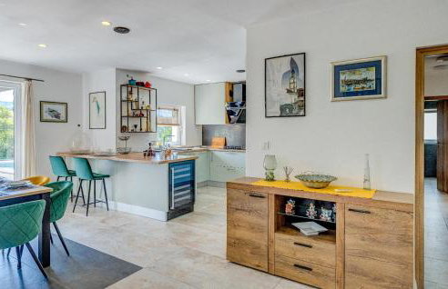 Awesome Home In Zagvozd - Photo 16