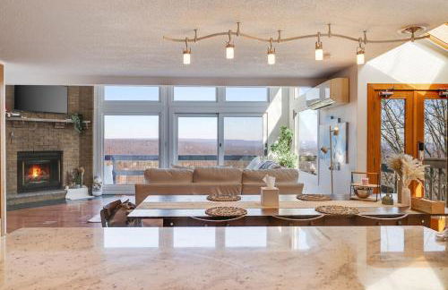 Mountain Top! Family Paradise w Hot Tub & Game Rm - Foto 6