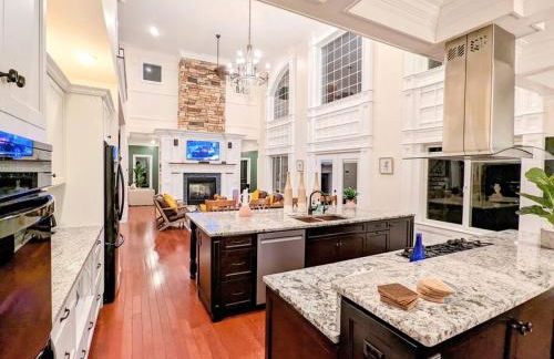 The Athena Hideaway - hottub, firepit, lake & racetrack - Foto 21