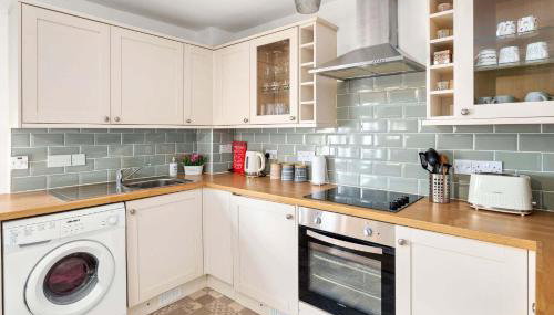 Modern 1BR Apartment - Close to ferry terminal with free parking - Foto 5, stove, toaster