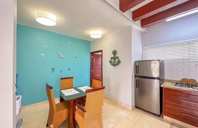 Incredible 3 BR Penthouse w BBQ Jacuzzi - Photo 43