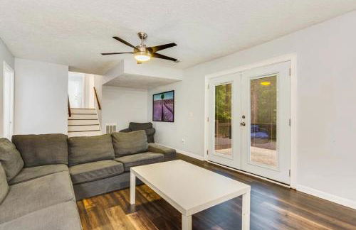 Spacious 5BR Retreat Sleeps 12,Large Deck - Foto 21